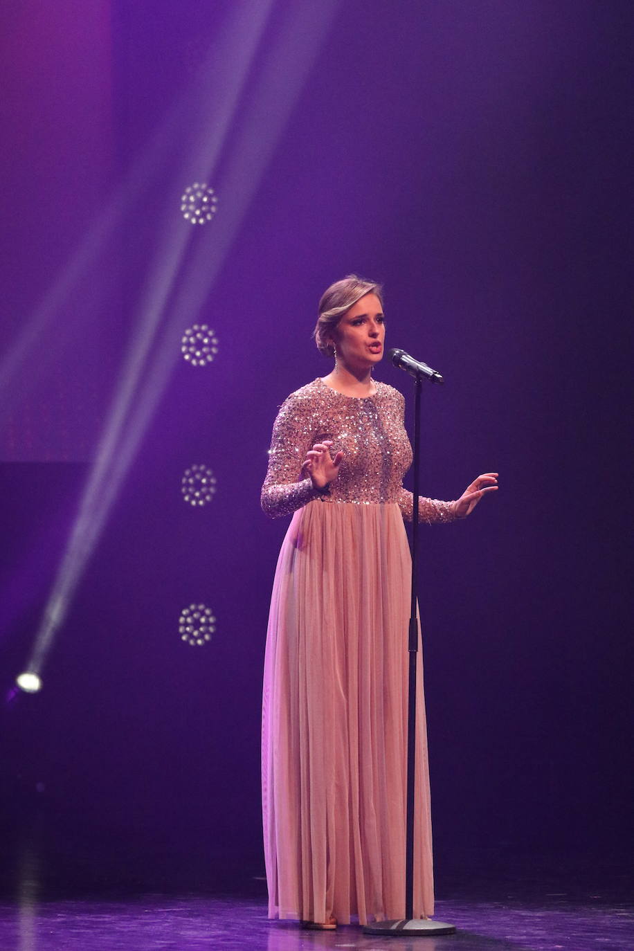 Fotos: Ana Nina, ganadora del Festival de la Canción de Extremadura 2022
