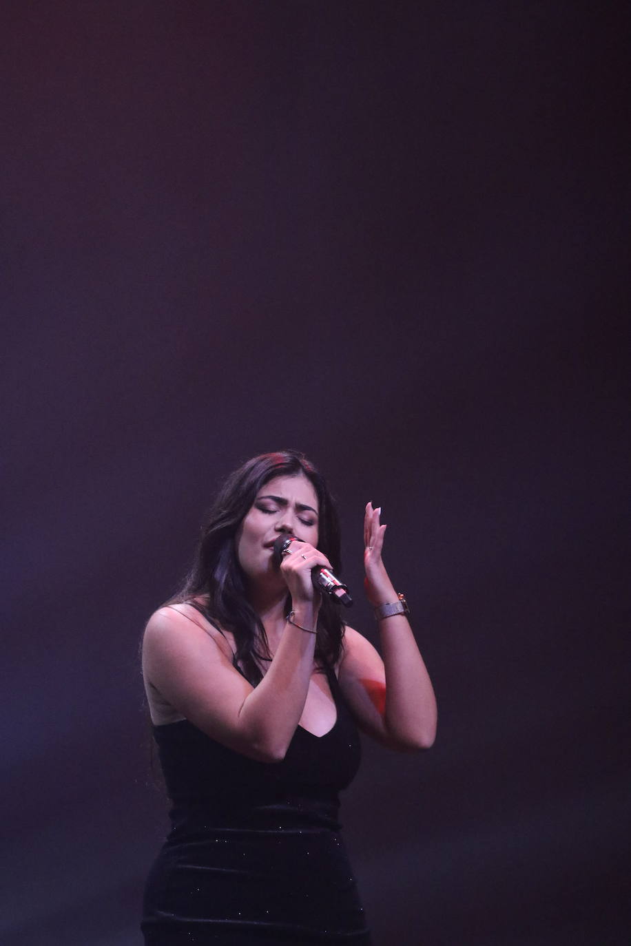 Fotos: Ana Nina, ganadora del Festival de la Canción de Extremadura 2022