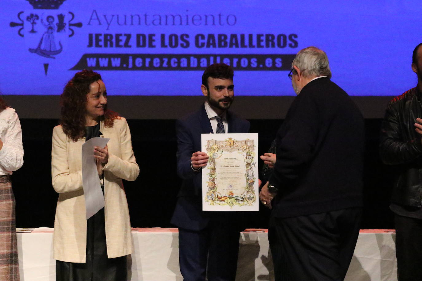 Fotos: Jerez conmemora los 40 años de ayuntamientos democráticos con un homenaje a las mujeres y hombres que han formado parte de la Corporación Municipal