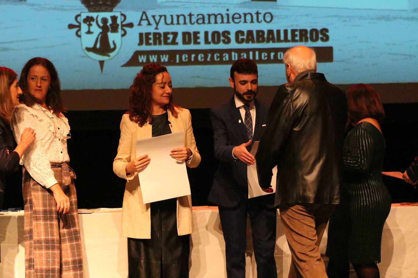 Fotos: Jerez conmemora los 40 años de ayuntamientos democráticos con un homenaje a las mujeres y hombres que han formado parte de la Corporación Municipal
