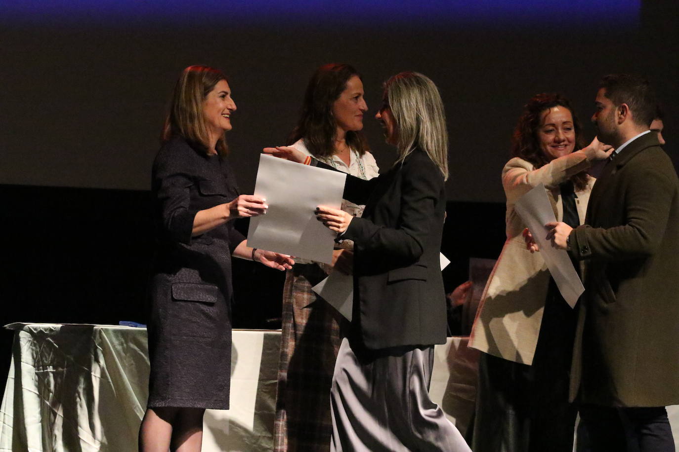 Fotos: Jerez conmemora los 40 años de ayuntamientos democráticos con un homenaje a las mujeres y hombres que han formado parte de la Corporación Municipal