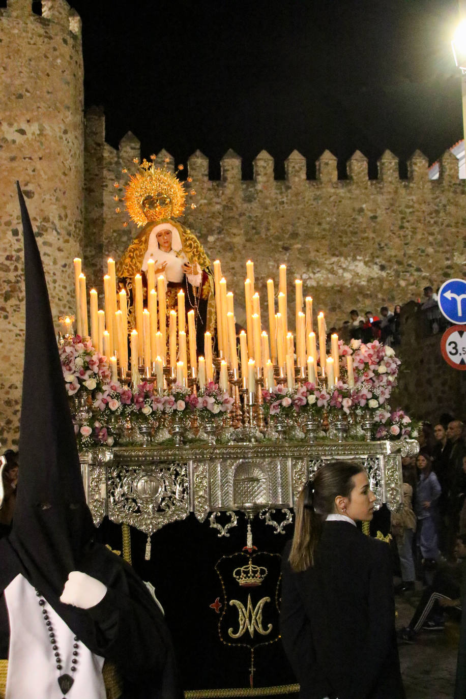 Silencio y recogimiento en la noche del Martes Santo jerezano al paso de Jesús Orando en el Huerto