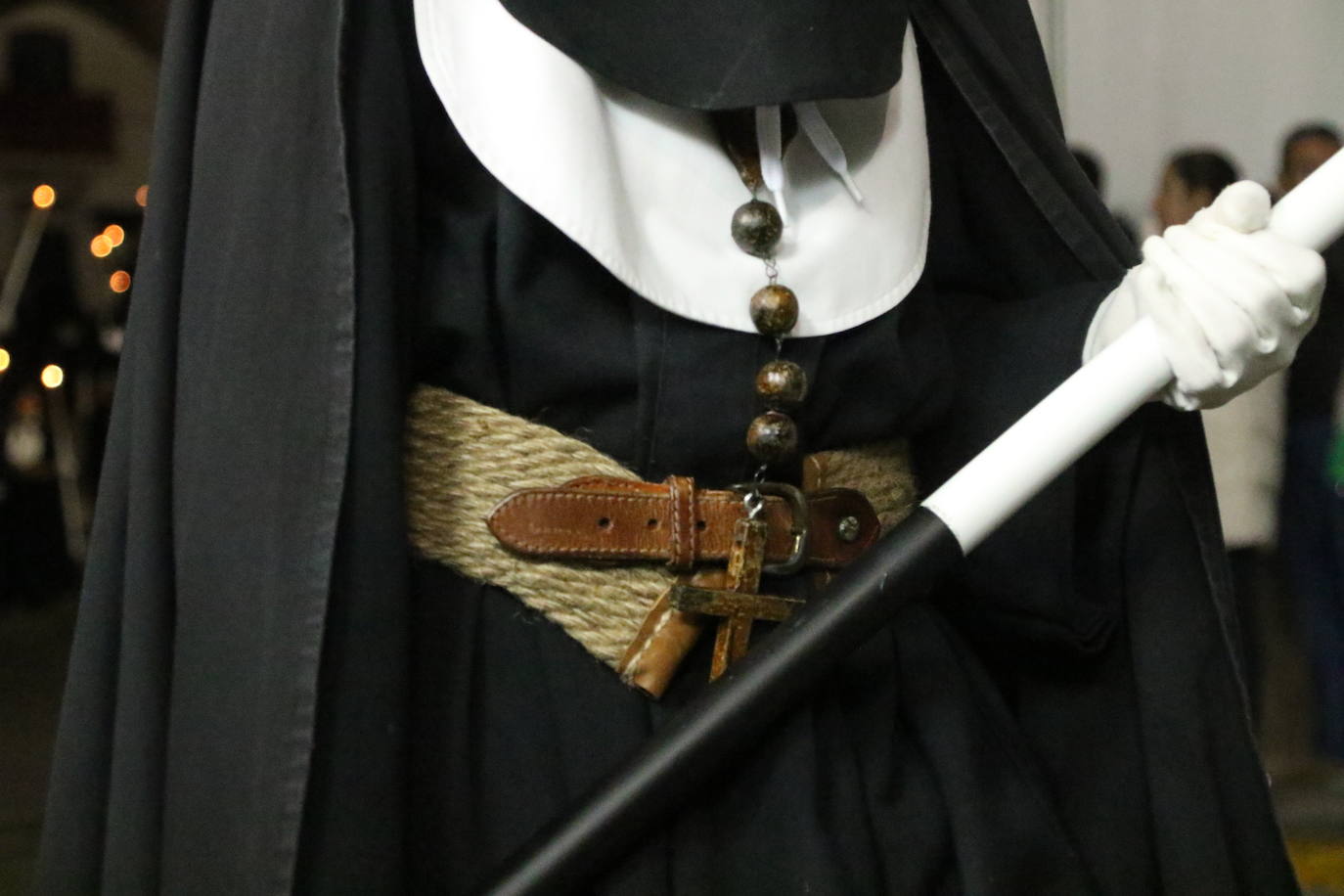 Silencio y recogimiento en la noche del Martes Santo jerezano al paso de Jesús Orando en el Huerto