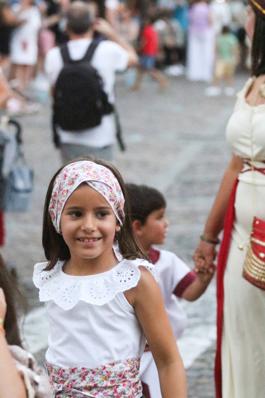Desfile inaugural del XX Festival Templario de Jerez de los Caballeros, en imágenes