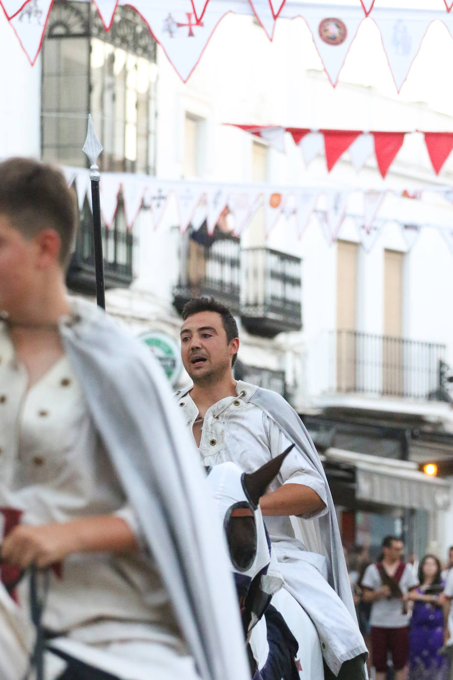 Desfile inaugural del XX Festival Templario de Jerez de los Caballeros, en imágenes