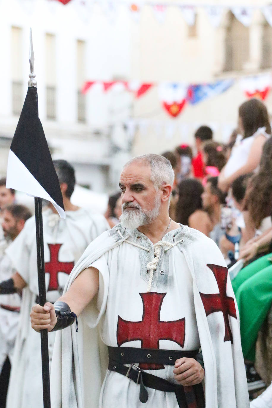 Desfile inaugural del XX Festival Templario de Jerez de los Caballeros, en imágenes