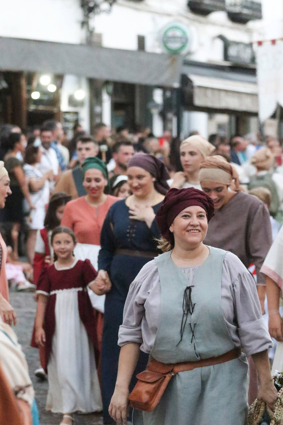 Desfile inaugural del XX Festival Templario de Jerez de los Caballeros, en imágenes