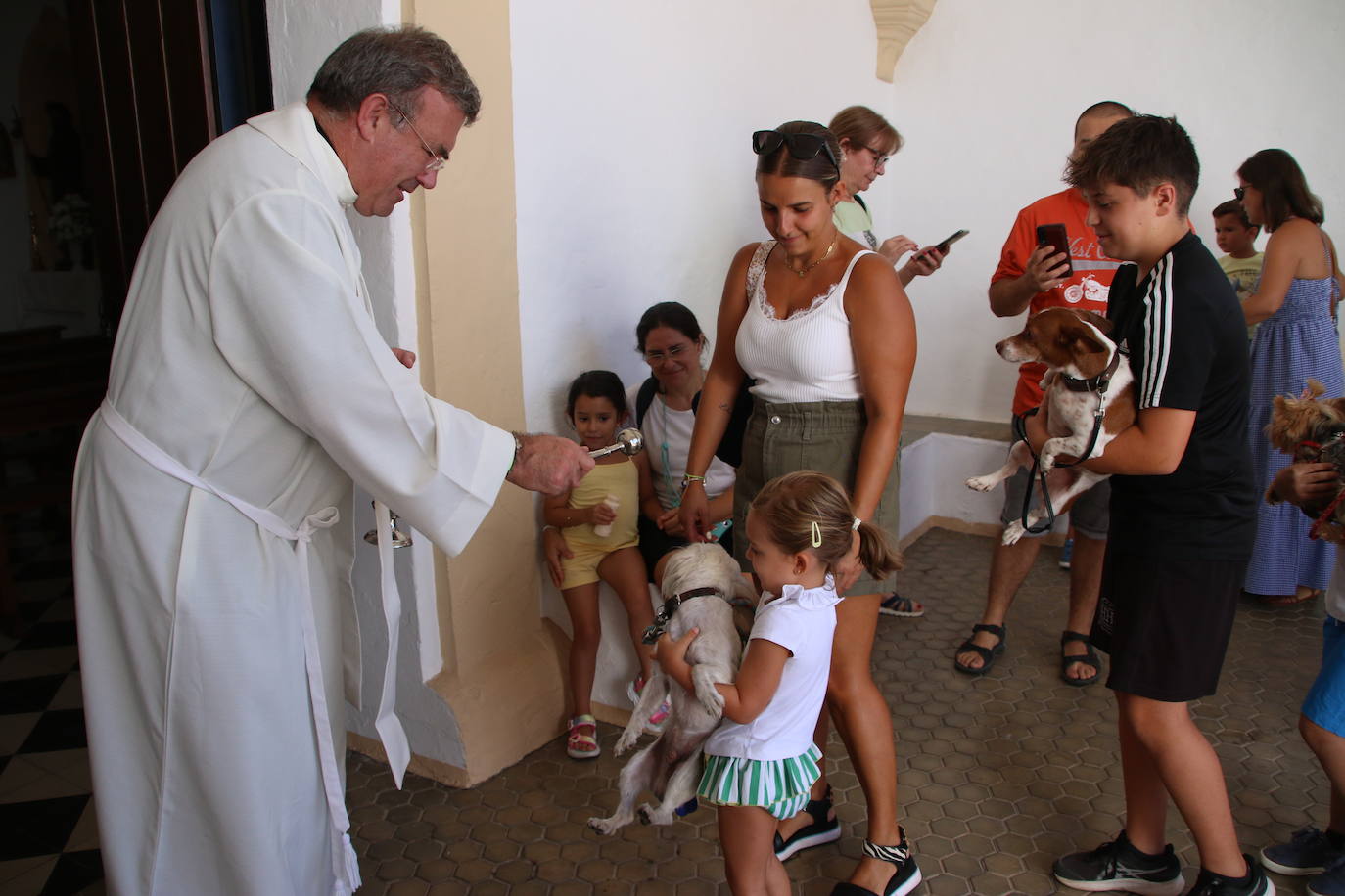 La ermita de San Roque acoge la tradicional bendición de animales