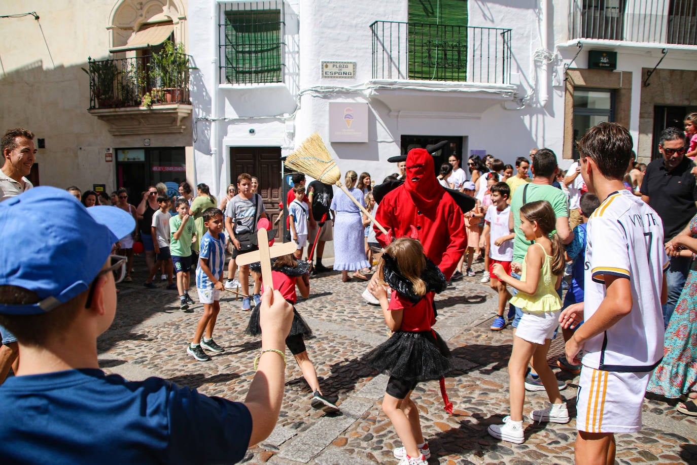 La tradicional &#039;Salida del diablo&#039;, en imágenes