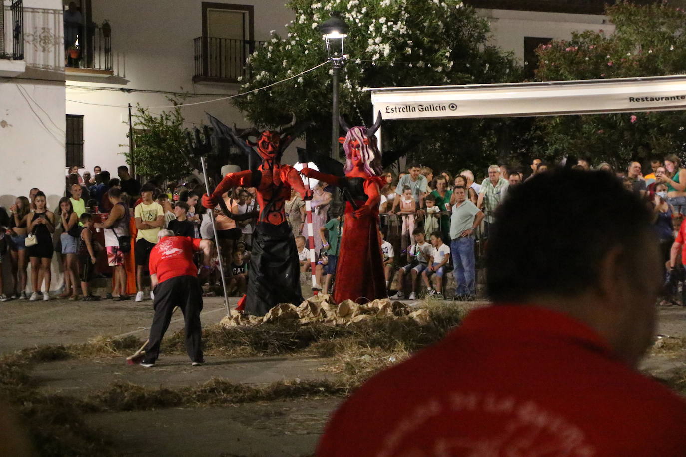 La «Quema del rabo del diablo», en imágenes