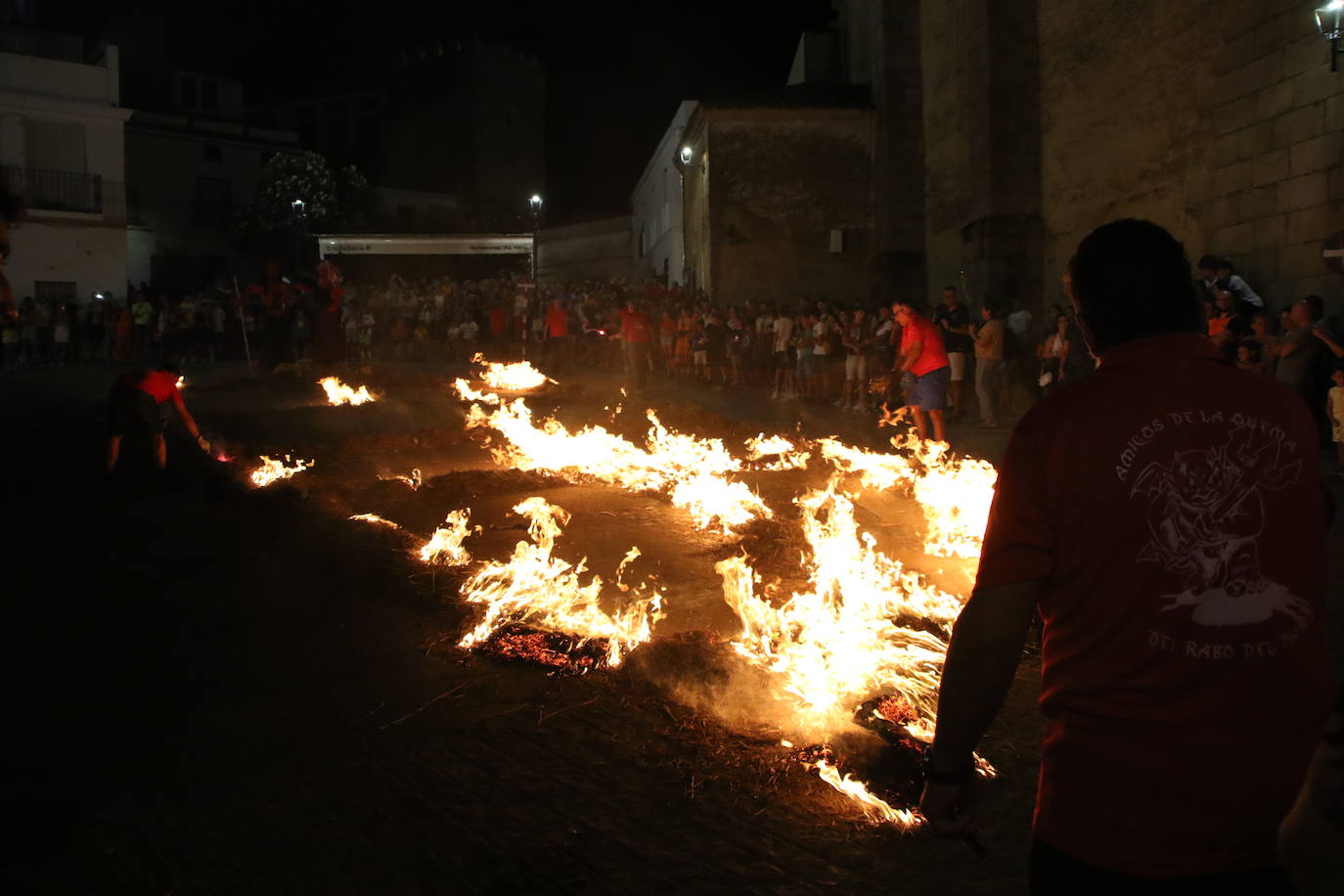 La «Quema del rabo del diablo», en imágenes