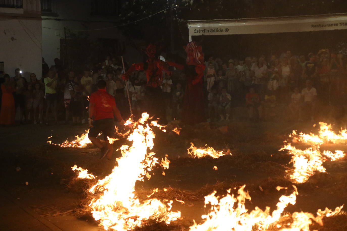 La «Quema del rabo del diablo», en imágenes
