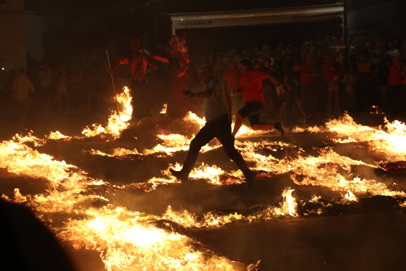 La «Quema del rabo del diablo», en imágenes