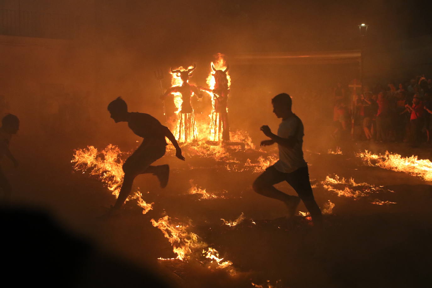 La «Quema del rabo del diablo», en imágenes