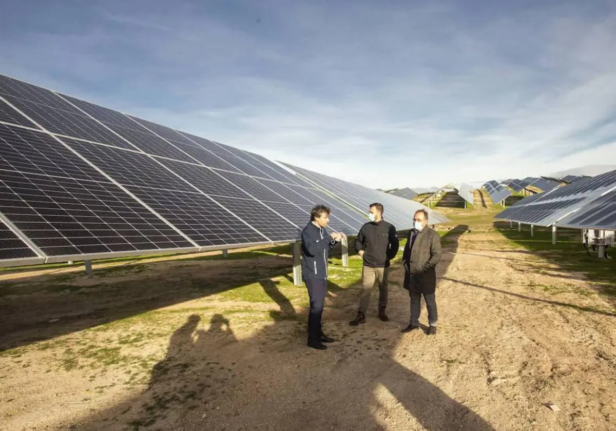 Alter Enersun pone en marcha sus fotovoltaicas de Jerez de los Caballeros y Barcarrota