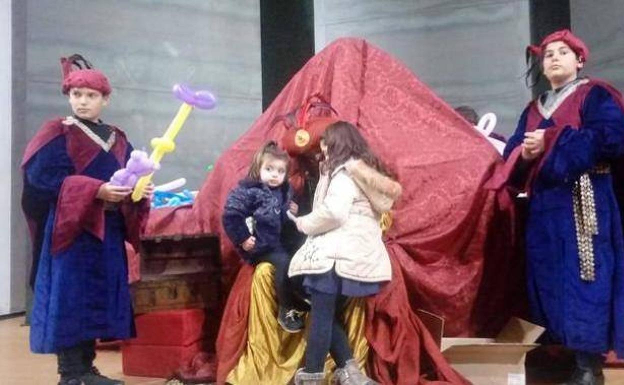 El Cartero Real visita Jerez de los Caballeros y sus pedanías