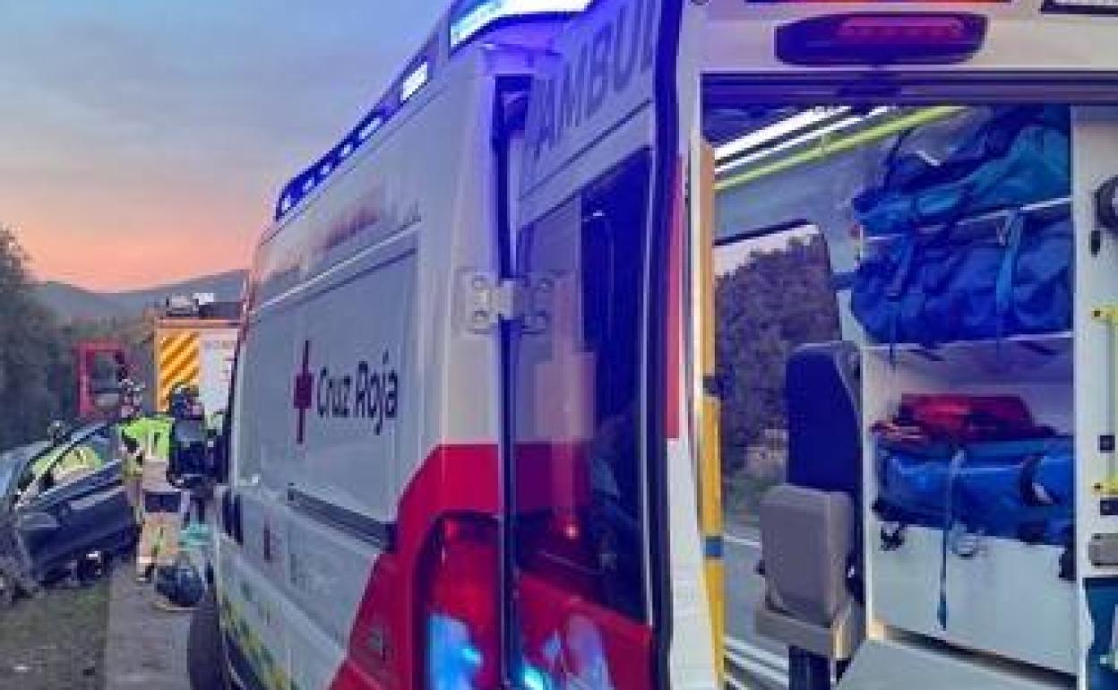 Herido al salirse de la vía el coche en el que circulaba entre Brovales y Jerez de los Caballeros