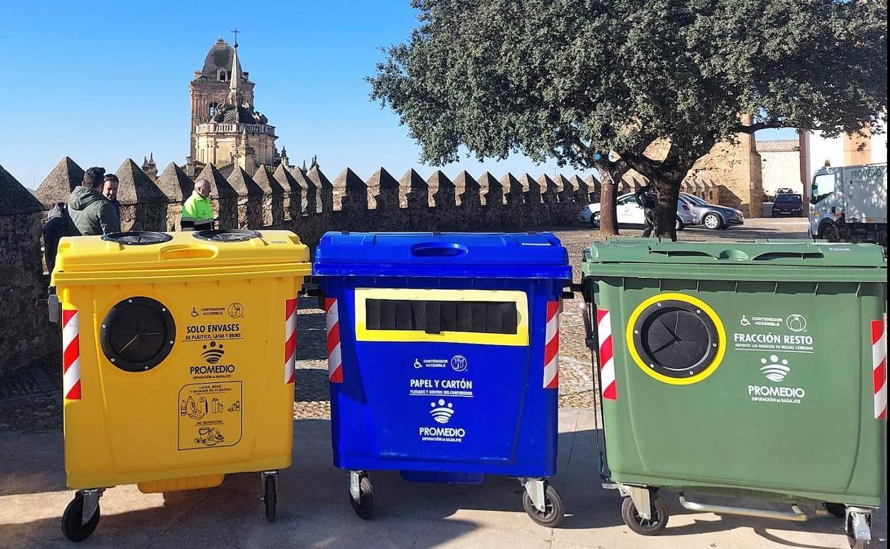 Promedio instala contenedores accesibles para personas con movilidad reducida