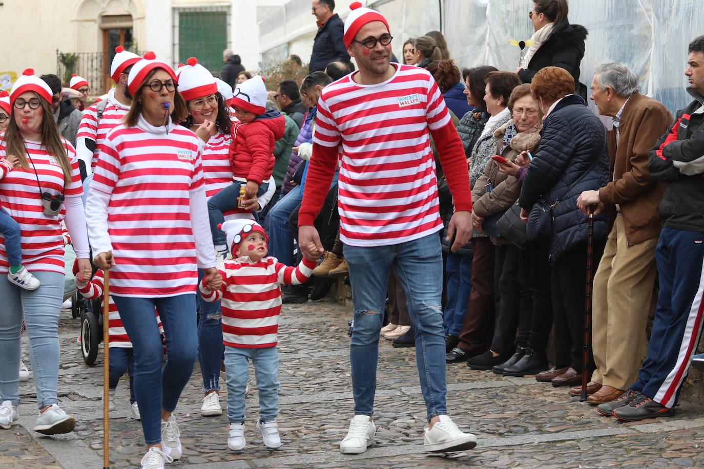 Fotos: Arranca el Carnaval en Jerez de los Caballeros con el desfile de los centros educativos