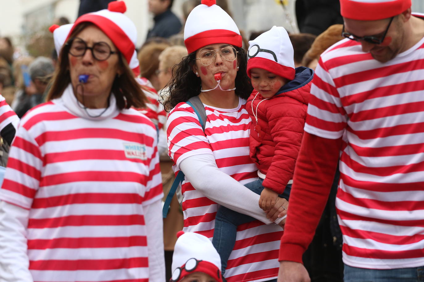Fotos: Arranca el Carnaval en Jerez de los Caballeros con el desfile de los centros educativos
