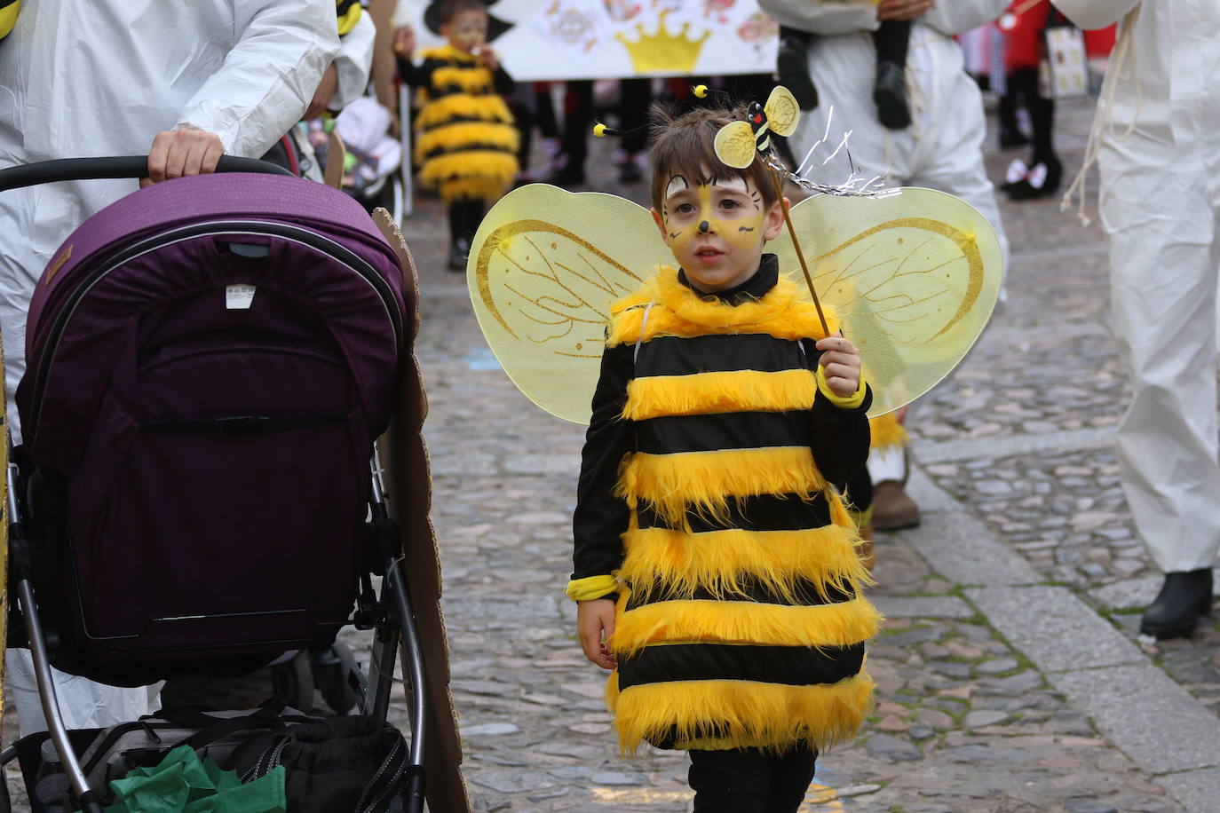 Fotos: Arranca el Carnaval en Jerez de los Caballeros con el desfile de los centros educativos