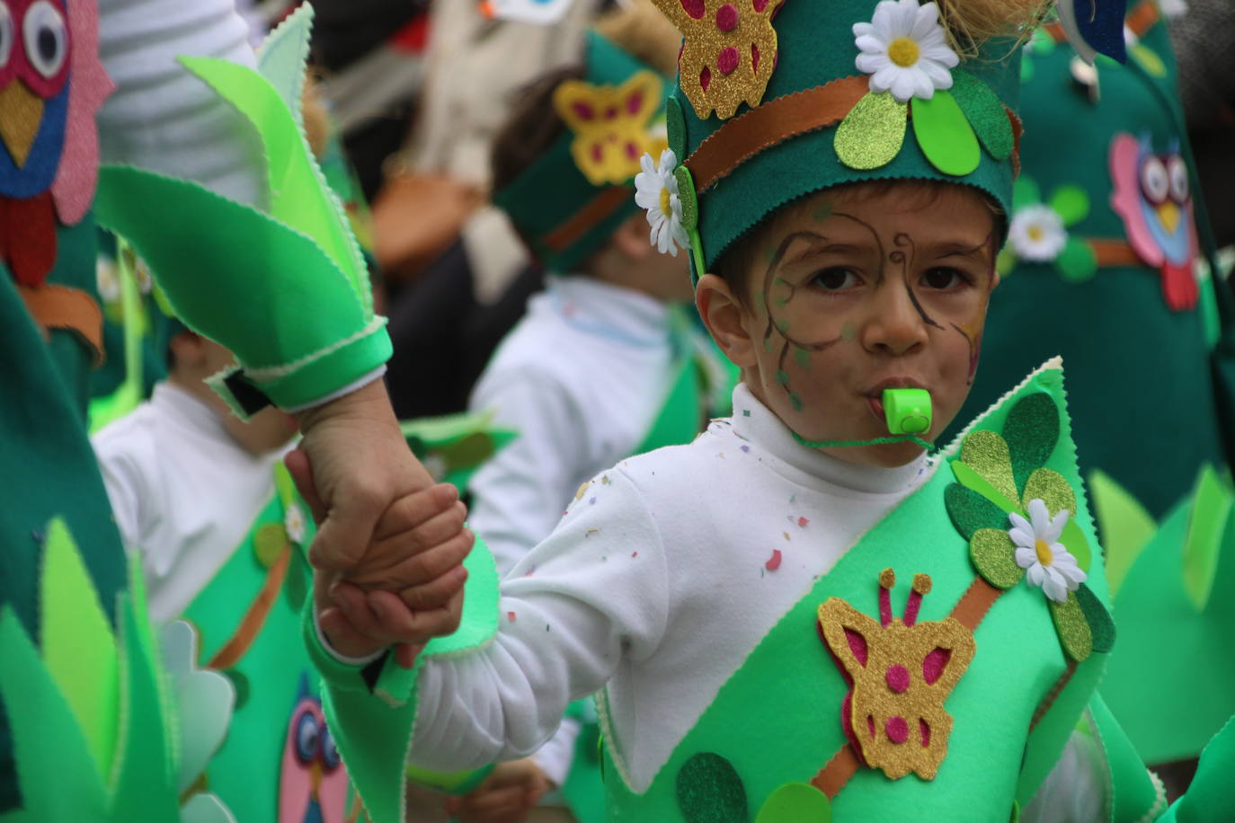 Fotos: Arranca el Carnaval en Jerez de los Caballeros con el desfile de los centros educativos