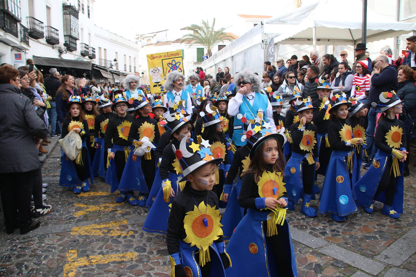 Fotos: Arranca el Carnaval en Jerez de los Caballeros con el desfile de los centros educativos