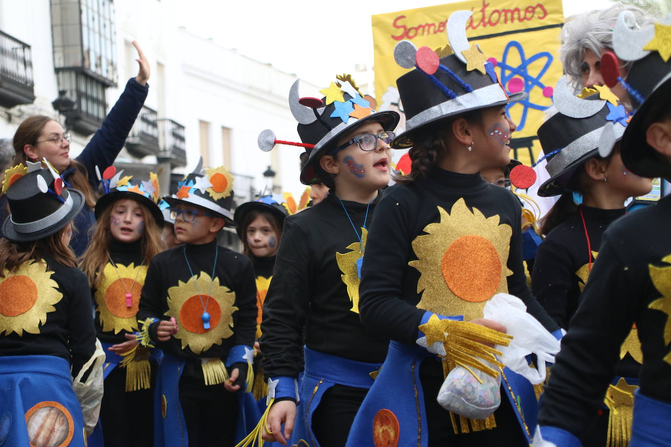 Fotos: Arranca el Carnaval en Jerez de los Caballeros con el desfile de los centros educativos