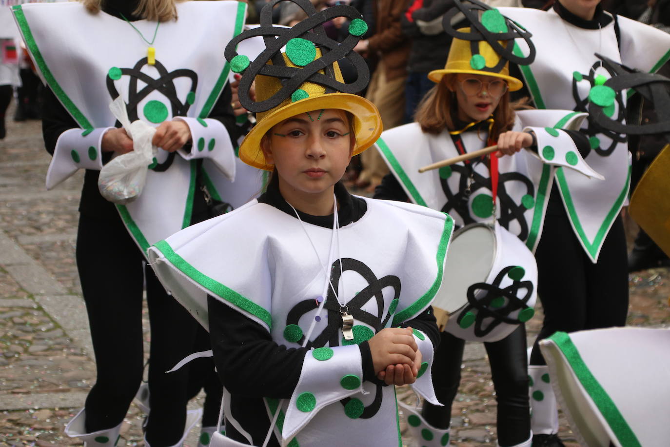 Fotos: Arranca el Carnaval en Jerez de los Caballeros con el desfile de los centros educativos