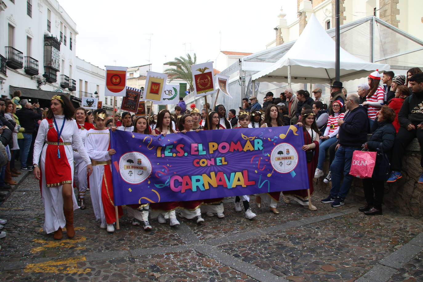Fotos: Arranca el Carnaval en Jerez de los Caballeros con el desfile de los centros educativos