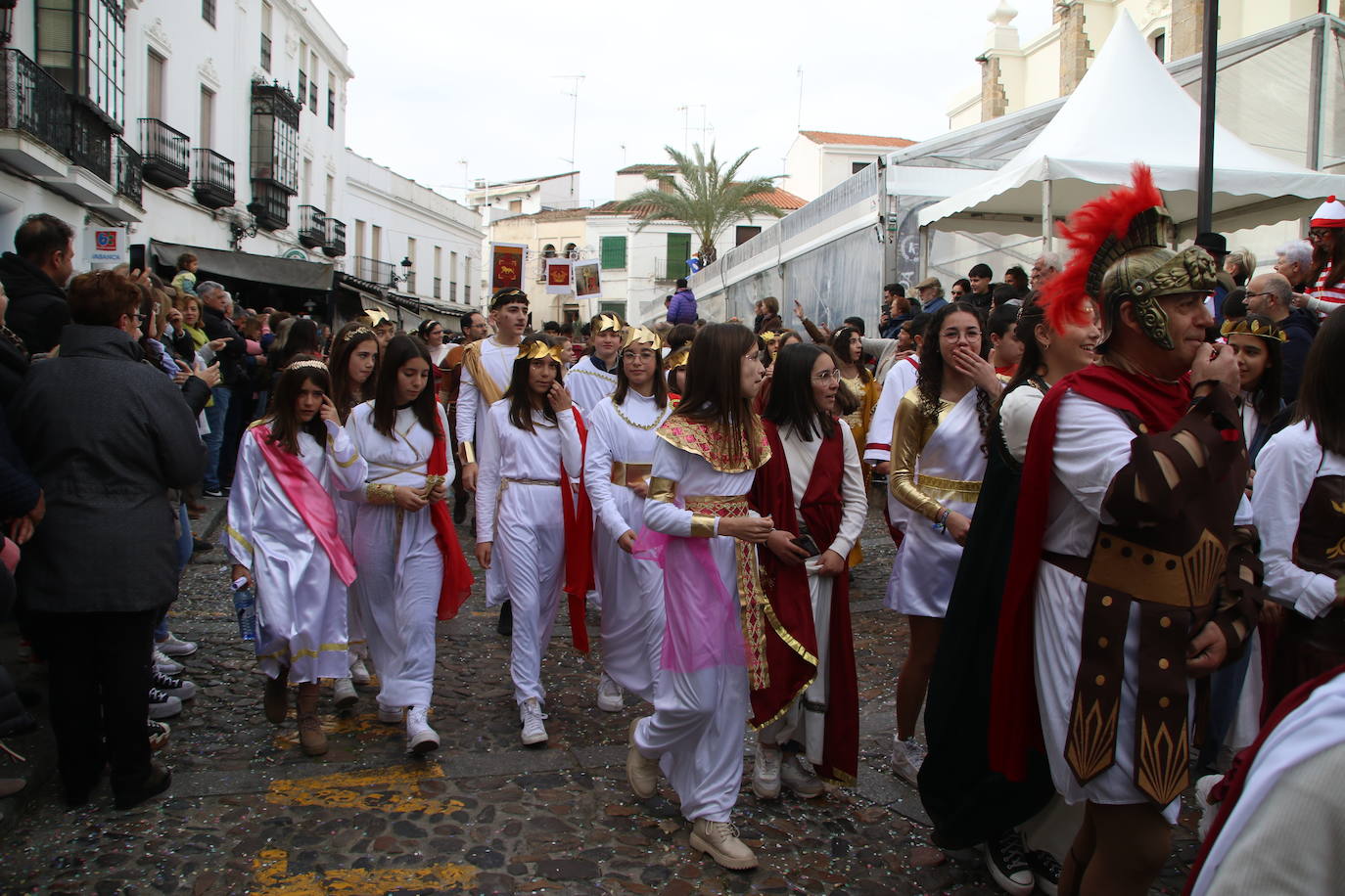 Fotos: Arranca el Carnaval en Jerez de los Caballeros con el desfile de los centros educativos