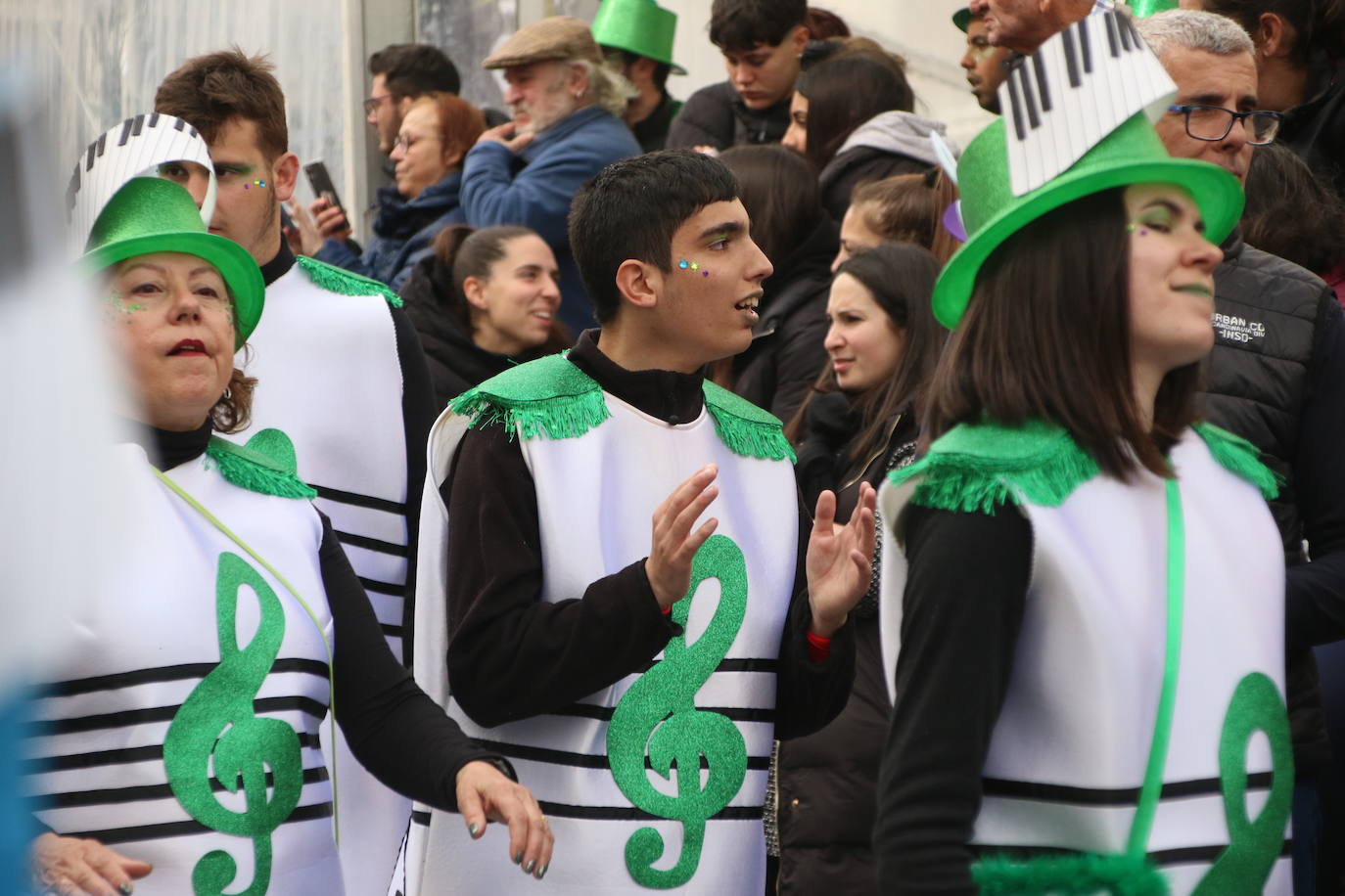 Fotos: Arranca el Carnaval en Jerez de los Caballeros con el desfile de los centros educativos