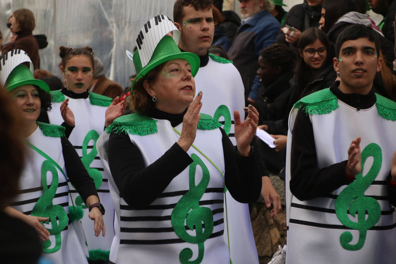Fotos: Arranca el Carnaval en Jerez de los Caballeros con el desfile de los centros educativos