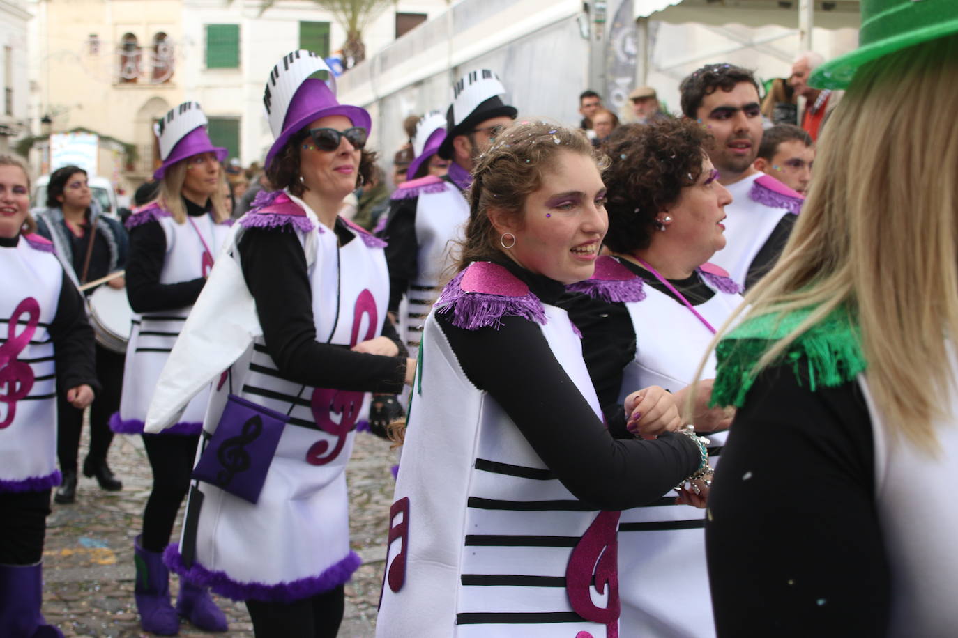 Fotos: Arranca el Carnaval en Jerez de los Caballeros con el desfile de los centros educativos