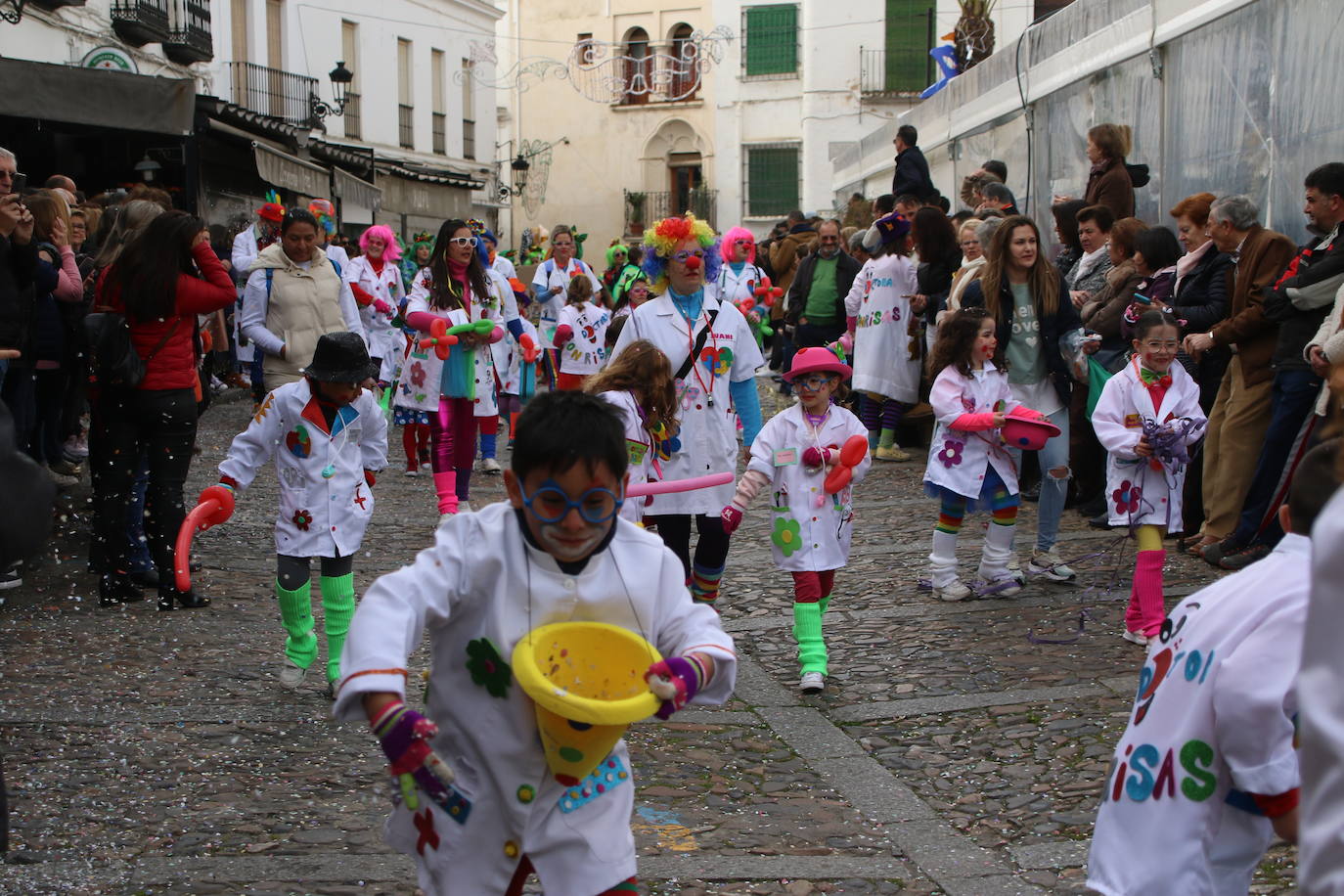 Fotos: Arranca el Carnaval en Jerez de los Caballeros con el desfile de los centros educativos