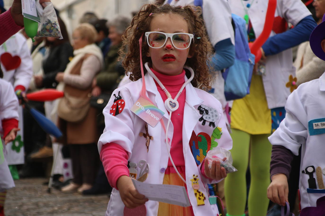 Fotos: Arranca el Carnaval en Jerez de los Caballeros con el desfile de los centros educativos