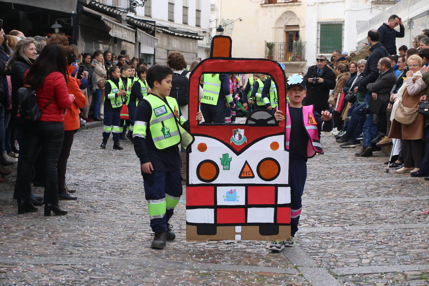 Fotos: Arranca el Carnaval en Jerez de los Caballeros con el desfile de los centros educativos