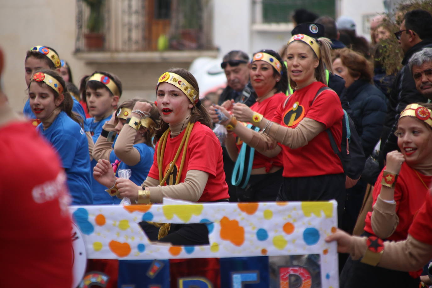 Fotos: Arranca el Carnaval en Jerez de los Caballeros con el desfile de los centros educativos