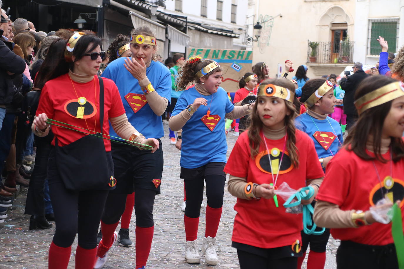 Fotos: Arranca el Carnaval en Jerez de los Caballeros con el desfile de los centros educativos