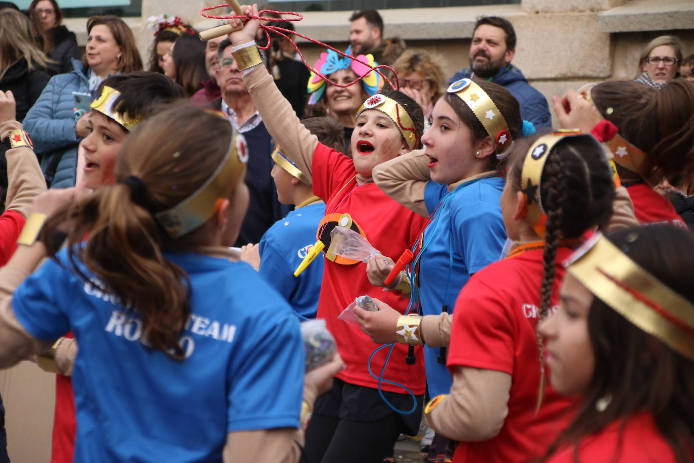 Fotos: Arranca el Carnaval en Jerez de los Caballeros con el desfile de los centros educativos
