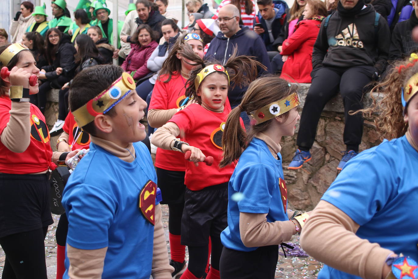 Fotos: Arranca el Carnaval en Jerez de los Caballeros con el desfile de los centros educativos