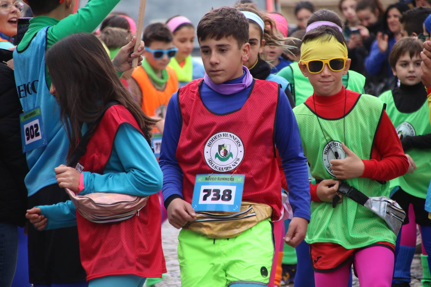 Fotos: Arranca el Carnaval en Jerez de los Caballeros con el desfile de los centros educativos