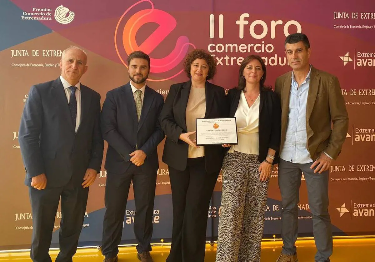 'Rojo 5', premio Comercio Emblemático en los I Premios del Comercio de Extremadura