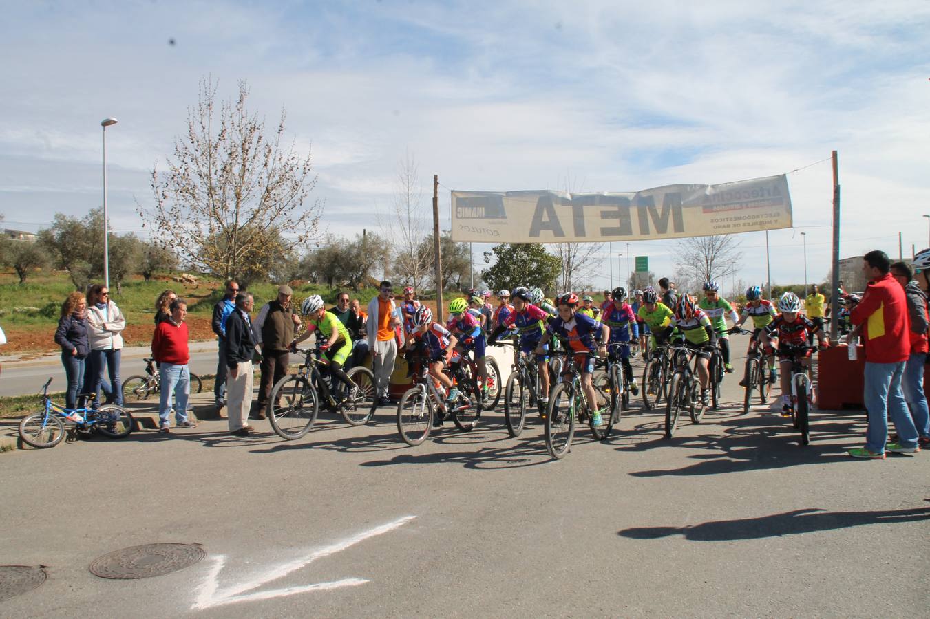 Participantes en una de las pruebas de montaña.