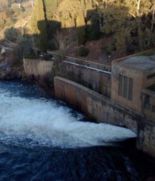 El pantano de Valuengo ha comenzado a aliviar agua tras las lluvias de las últimas semanas
