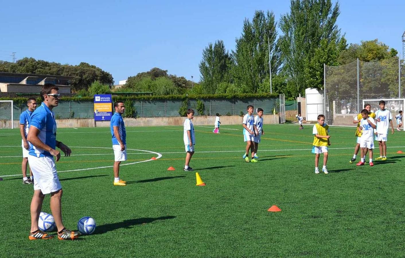 El fútbol cobn la participación de Paco Peña y de un amplio grupo de monitores centrará el campus.