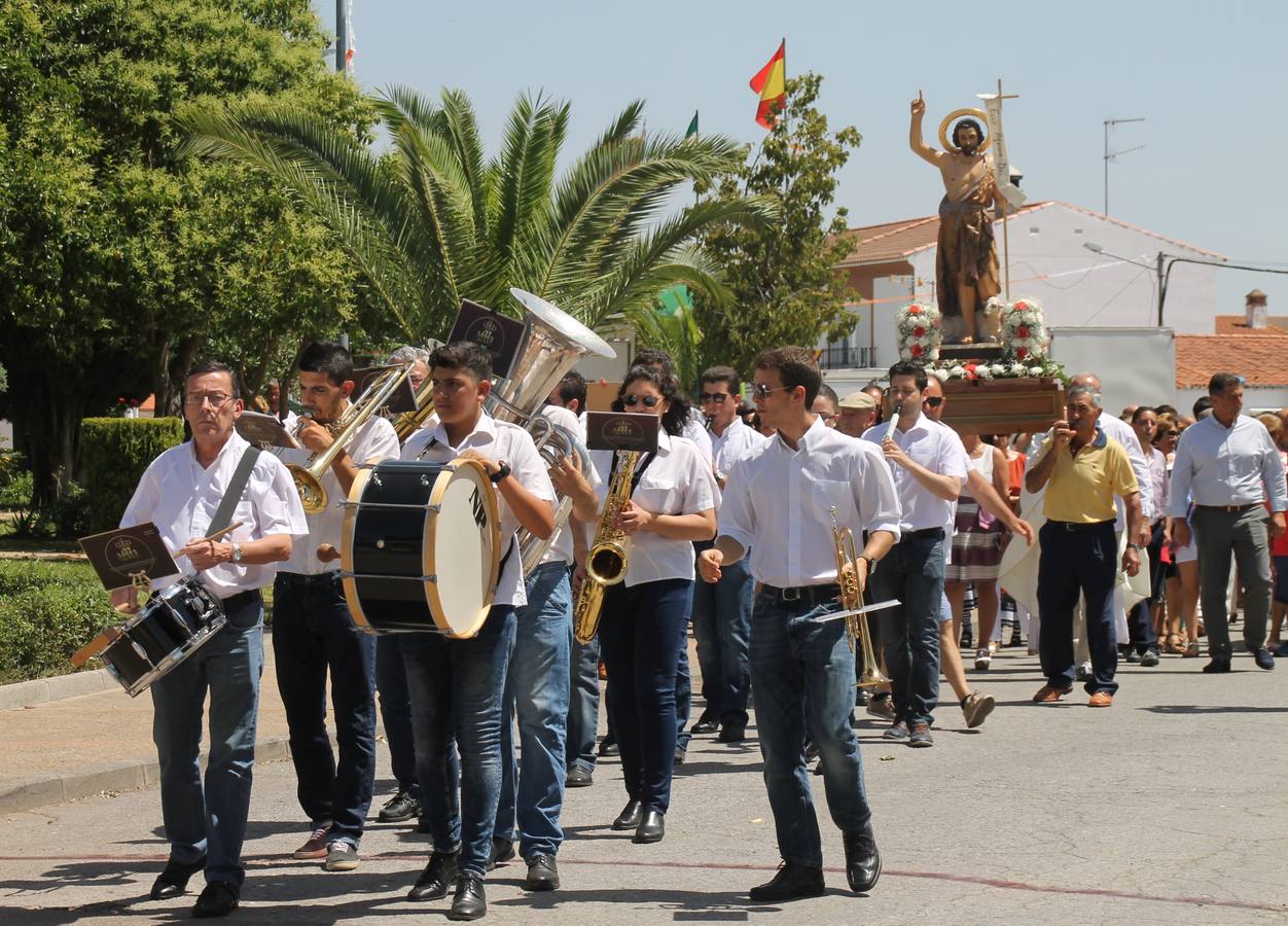 El sábado, festividad de San Juan, os vecinos acompañarán a su Patrón en procesión. Archivo HOY Jerez.