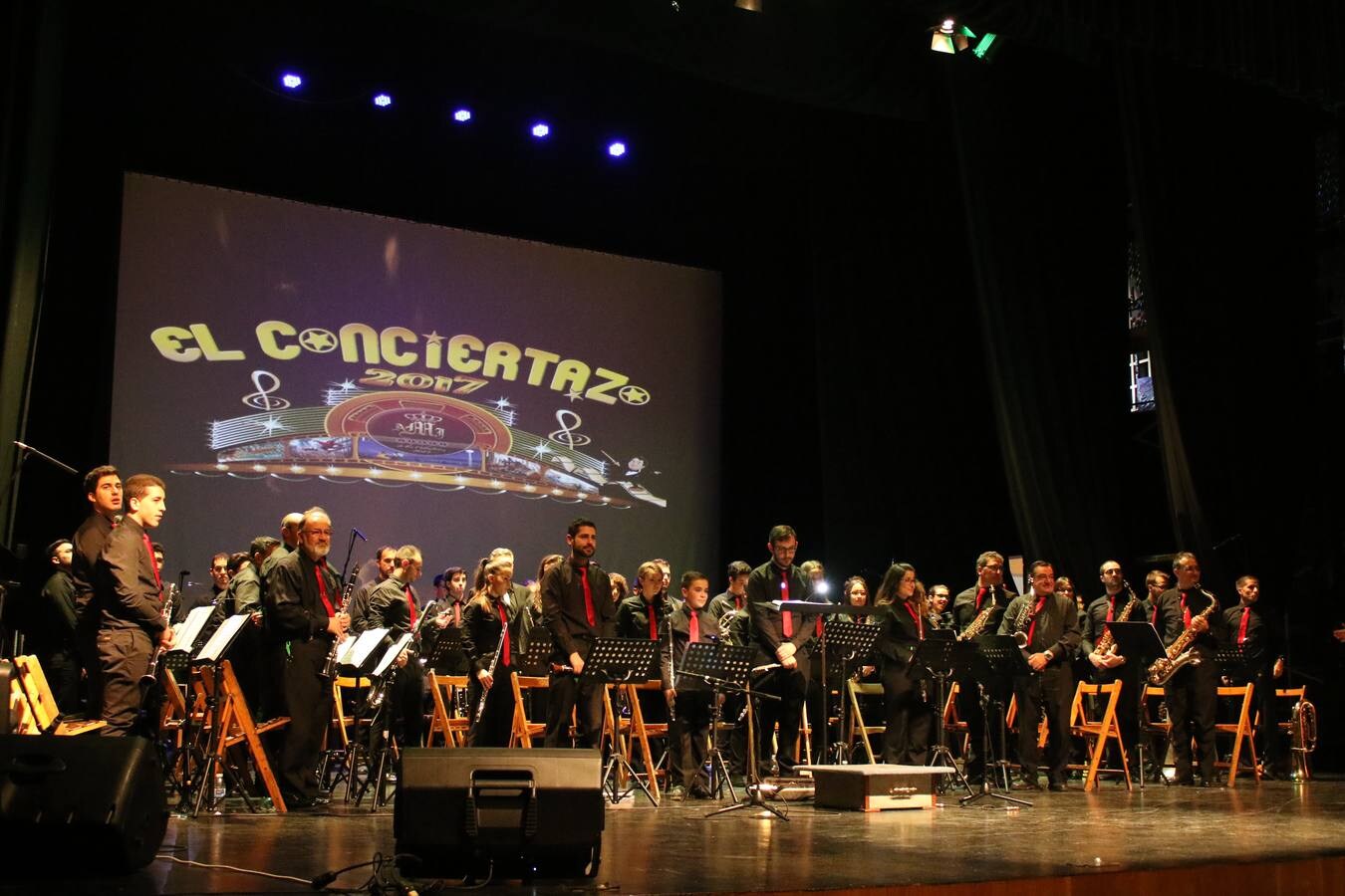 La Asociación Musical de Jerez de los Caballeros recibió la ovación de todo el público asistente.