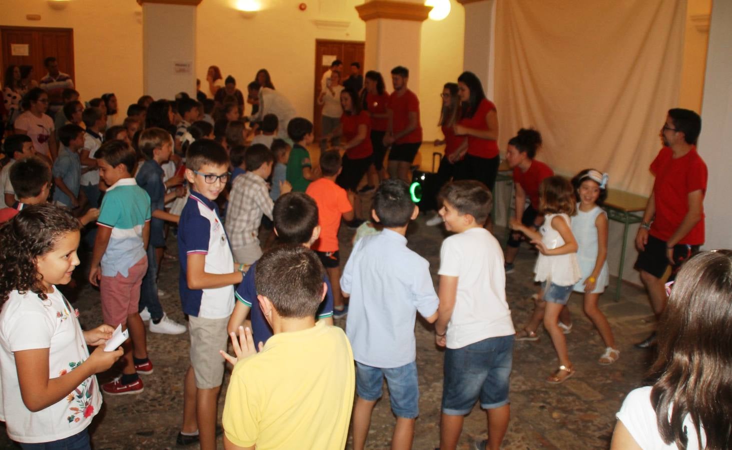 Alumnos de la Escuela Profesional colaborando en una de las actividades de la I Noc