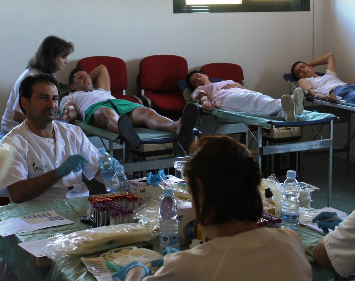 Donantes en una campaña anterior en el Centro de Salud de Jerez.